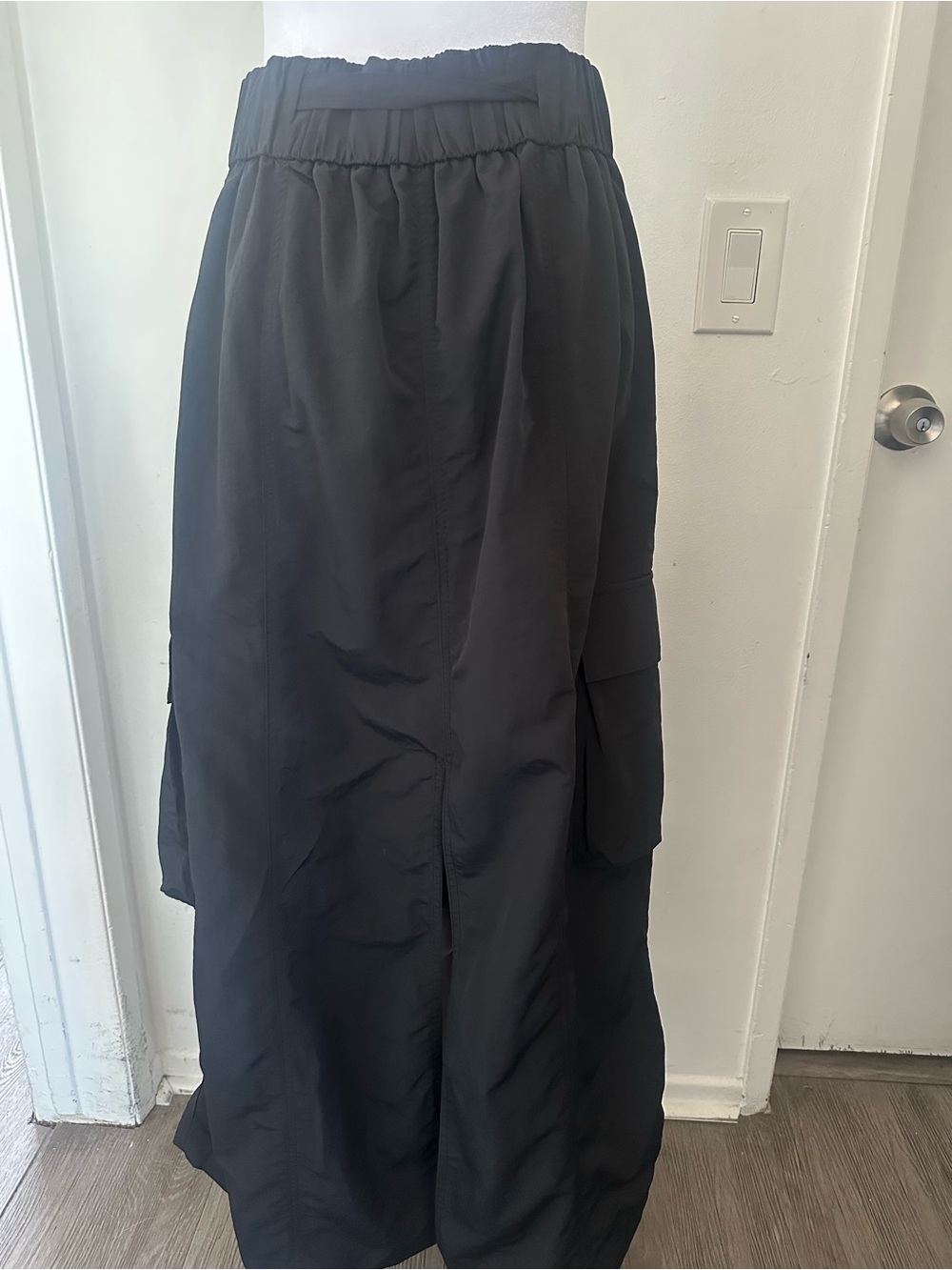 ZARA Black Nylon Cargo Midi Skirt - Size S - Picture 5 of 8
